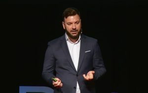 Transformă frica în acțiune – Mesajul Dr. Iulian Călin la TEDx Baia Mare despre infarct și cum putem salva inimi în România